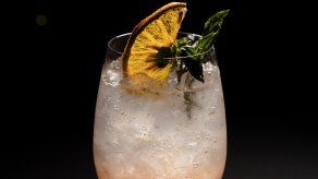 Aprendamos a preparar un delicioso cóctel para un relajado fin de semana