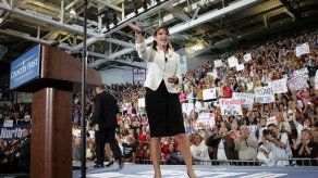 Alaska revisa pagos a la gobernadora Palin