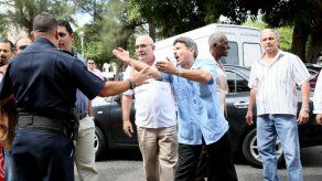 Cubanos protestan en Miami ante el consulado de Panamá