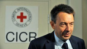 La Cruz Roja Internacional coopera con otros organismos para paliar el ébola