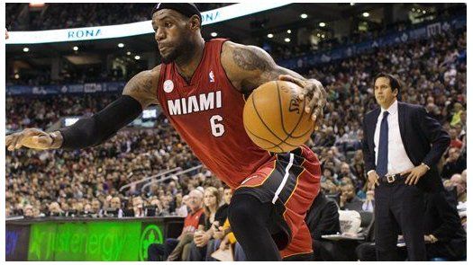 Heat despacha a los Raptors y llega a 22 triunfos