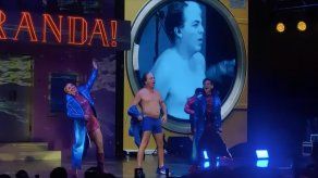 Cristian Castro queda en calzoncillos durante presentación en Argentina