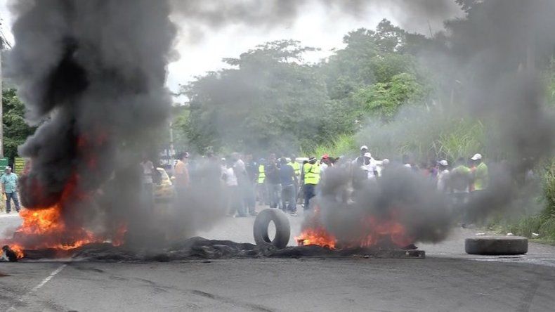 Más de 15 detenidos en Coco Solo tras cierre de vía, exigen plazas de empleo
