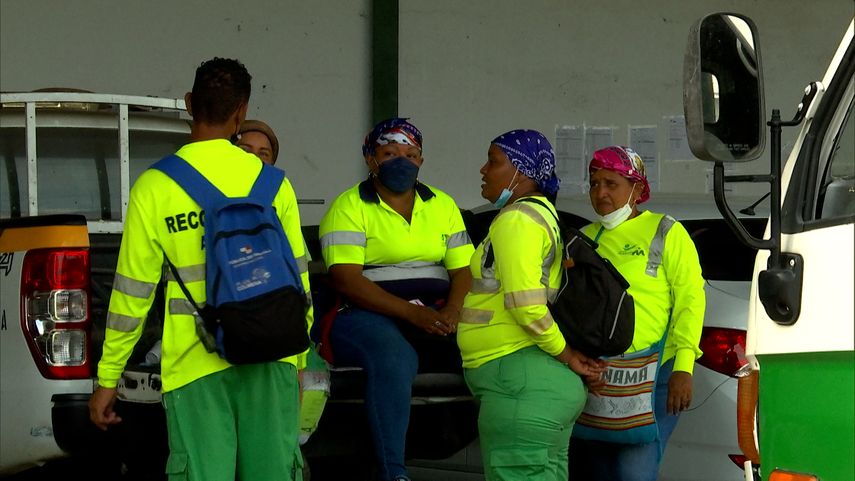 Los trabajadores de la AAUD
