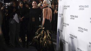 Astros de Hollywood critican a Trump en gala de premios