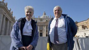 Vaticano recibe a católicos gays