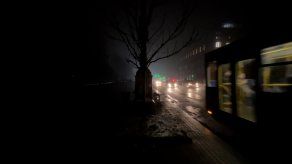 Millones de ucranianos siguen sin electricidad ni agua tras ataques rusos