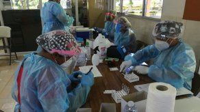 Se aplicaron en las últimas horas 11,367 pruebas para detectar covid-19.