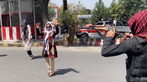 La mayoría de universidades públicas y privadas permanecen cerradas unas semanas en invierno, aunque sus campus suelen seguir abiertos para los alumnos y el personal.
