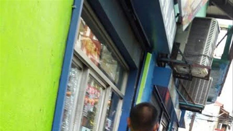 Sinaproc encuentra pirotecnia escondida en techo de comercios