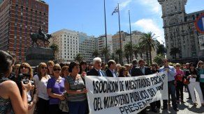 Jueces y fiscales salen a la calle en Uruguay a reclamar ajuste salarial adeudado