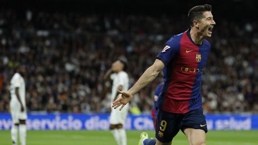Con goles de Lewandoski, Yamal y Raphinha, el Barcelona golea 4-0 al Real Madrid en el Clásico de La Liga.