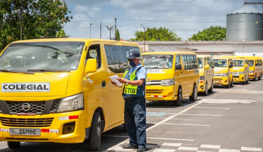 Año escolar 2025: prohibiciones a los busitos colegiales