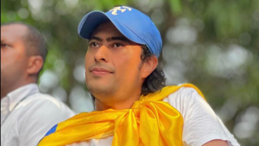 Fiscalía de Colombia investiga a hijo mayor del presidente por lavado de activos.