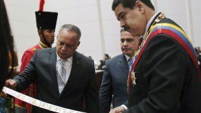 Chavismo busca mermar impacto de su derrota ante una oposición divergente
