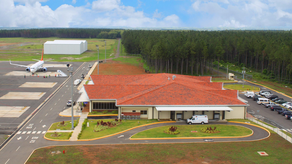 Aeropuerto Scarlett Martínez.