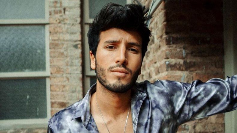 Sebastian Yatra pide a Shakira cantar juntos y celebra reivindicar la balada