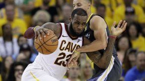 LA-Bron: James ficha por 4 años con los Lakers