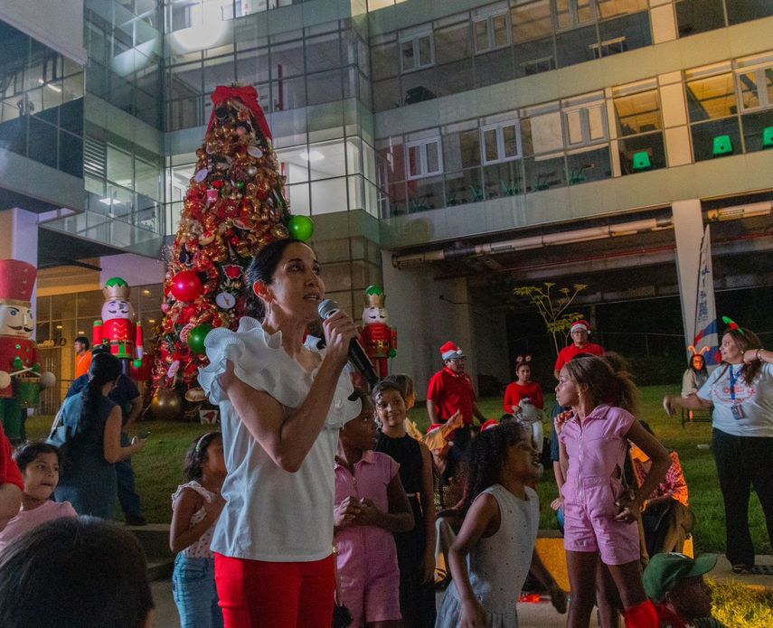 Encendido del Árbol Navideño en la Ciudad de las Artes Encendido del Árbol Navideño en la Ciudad de las Artes