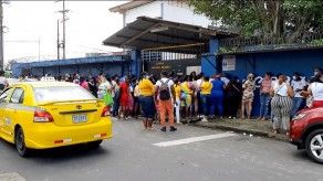 Reportan aglomeración en entrega de becas en Colón