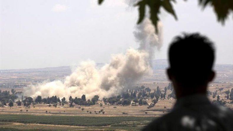 Más de 20.000 civiles huyen de zonas del EI en el sur de Siria, según ONG