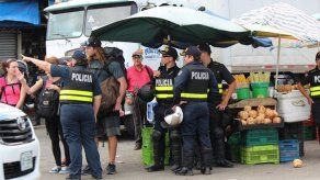 Costa Rica no dejará entrar migrantes irregulares a su territorio