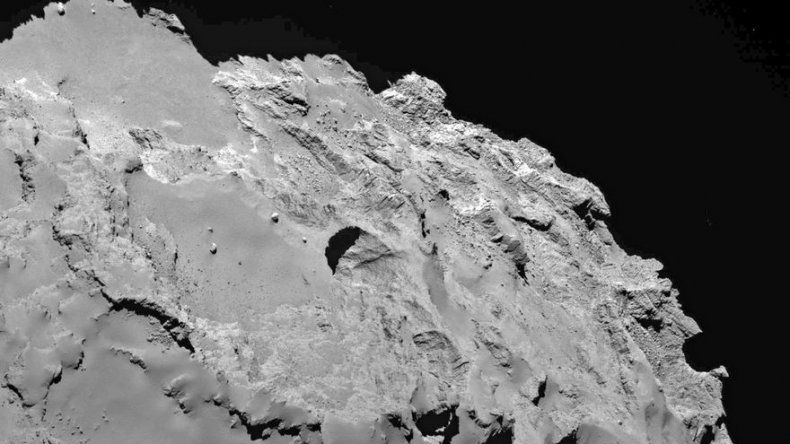 Cometa parece tener socavones, dice estudio