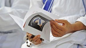 Arrestan monja y empleada de un refugio de la Madre Teresa por venta de bebé