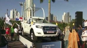 Develan el papamóvil diseñado por panameños para la JMJ Develan el papamóvil diseñado por panameños para la JMJ