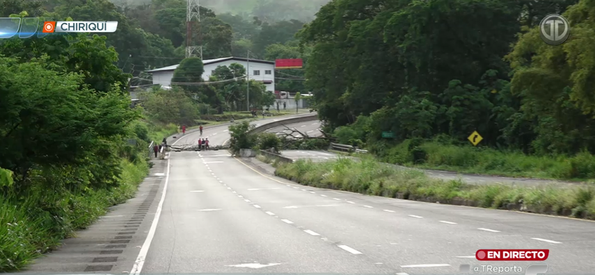 ¡Advertencia! Cierran vía Panamericana en Chiriquí; productores detienen envíos a Bocas del Toro