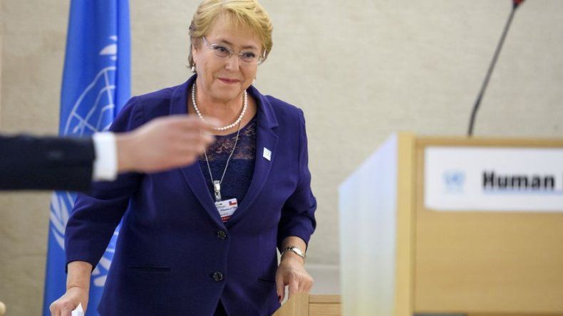 Presidenta de Chile viajó a Canadá pese a desperfecto en avión