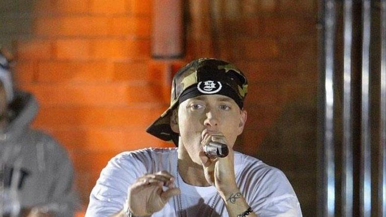 Eminem amenaza con golpear a Lana Del Rey en su nuevo videoclip