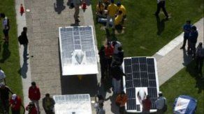 Chile: 18 autos en 2da edición de carrera solar en desierto de Atacama