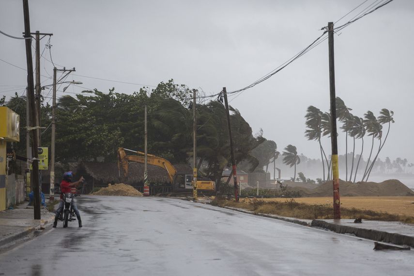 El huracán Fiona tocó tierra a lo largo de la costa de la República Dominicana