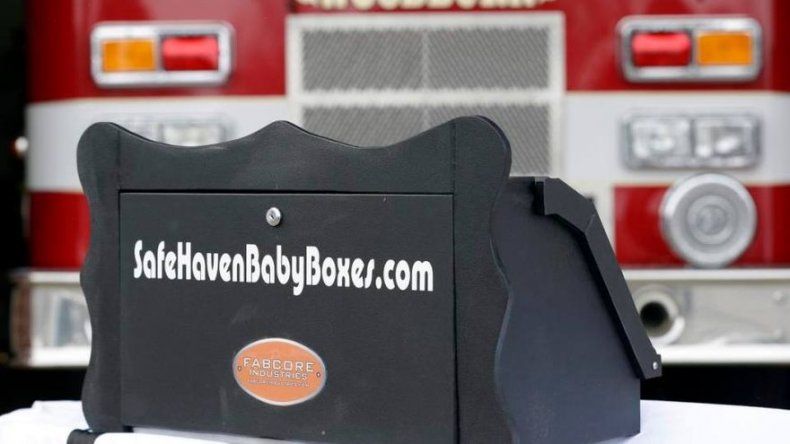 Creadora de cajas para bebés continuará pese a amenaza legal