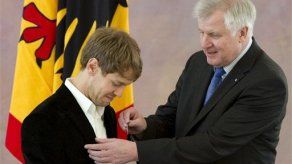 Vettel recibe la máxima condecoración deportiva de Alemania
