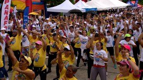 Cientos de personas participaron de la XXIII Caminata Familiar Susie Thayer