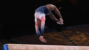 Simone Biles en suparticipación en Tokio 2021.