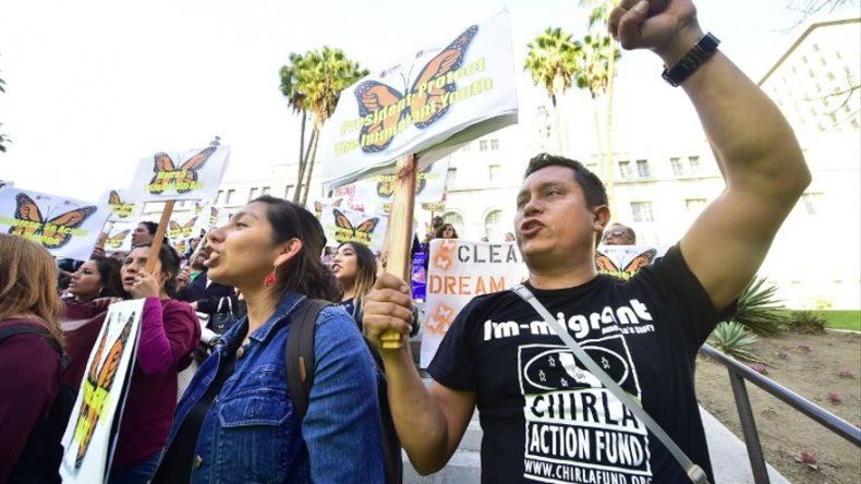 Un juez de EEUU ordena a Trump reactivar DACA y aceptar nuevos soñadores