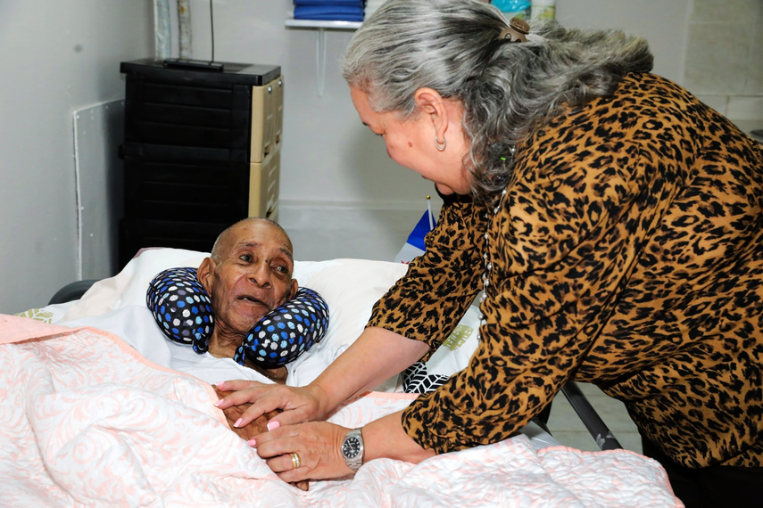 El MIDES asegura que el señor Marco Fenton Achurra se encuentra en un entorno seguro.