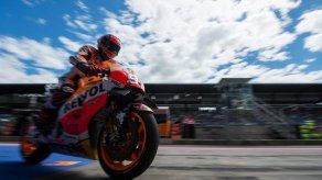 Márquez enseña los dientes con una conducción espectacular