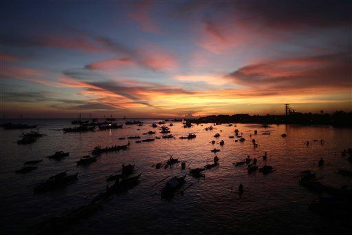 Tropas filipinas atacan a rebeldes; 56 muertos