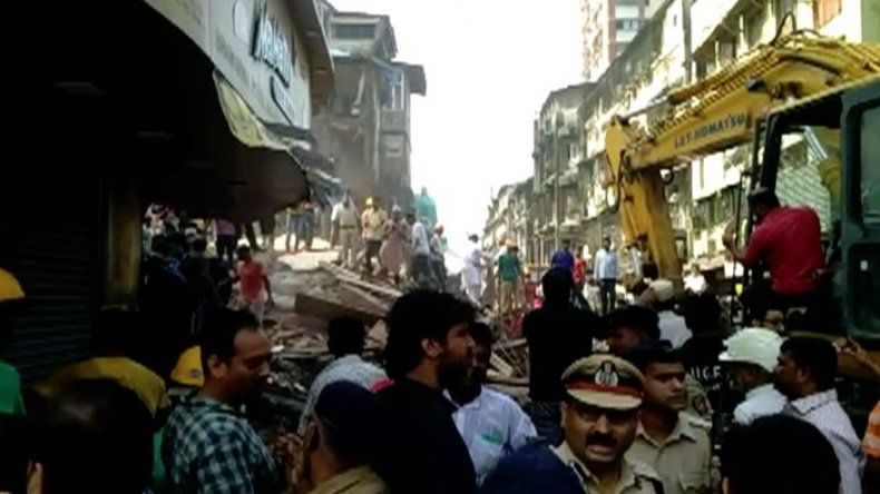Al menos 8 muertos y 10 desaparecidos en un derrumbe en Bombay