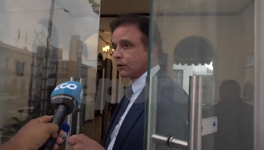 Contralor de la República acudió esta tarde al Ministerio Público a interponer una denuncia.