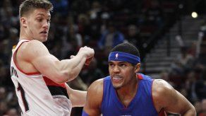 Detroit supera a Portland 125-124 tras dos tiempos extra