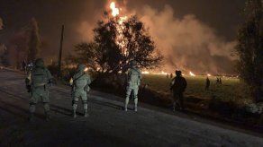 Al menos 600 civiles acudieron a toma de gas clandestina Al menos 600 civiles acudieron a toma de gas clandestina