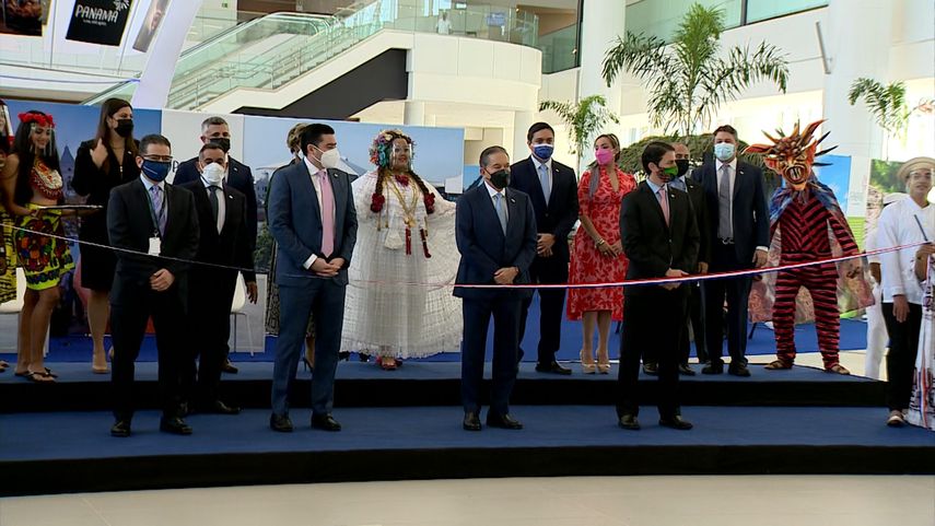 Acto de inauguración del Panama Convention Center. El corte de la cinta fue hecho por el presidente de Panamá Laurentino Cortizo.