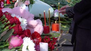 Conmoción y duelo en Perm un día después de la masacre en universidad de Rusia