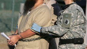 EEUU envía 5 presos de Guantánamo al exterior