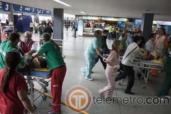 Tren choca contra estación en Argentina